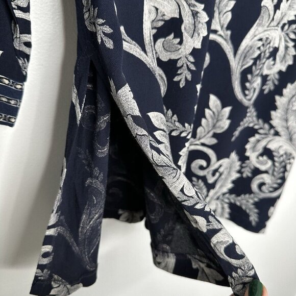 Suttles and Seawinds Tunic Top Size M L Floral Blue Art to wear Slit Side - Picture 4 of 13